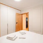 Chic Modern - Work-friendly & Comfortable *