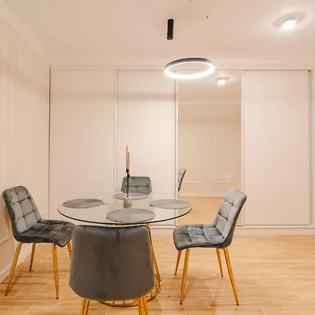 Chic Modern - Work-friendly & Comfortable Apartment