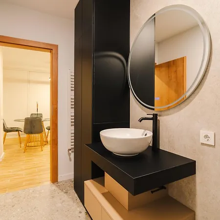 Διαμέρισμα Chic Modern - Work-friendly & Comfortable