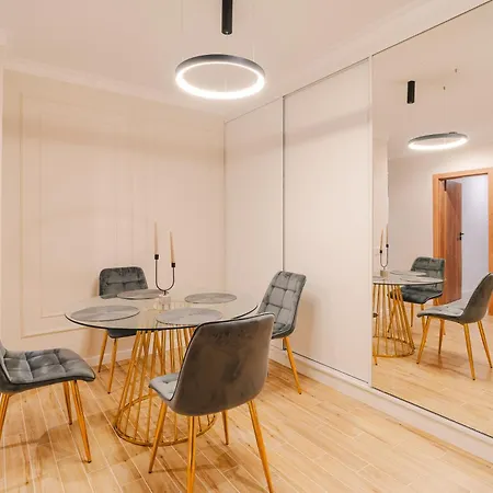Apartment Chic Modern - Netflix & Work-friendly *