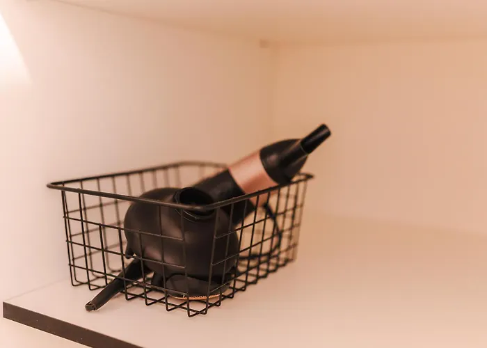 Chic Modern - Work-friendly & Comfortable