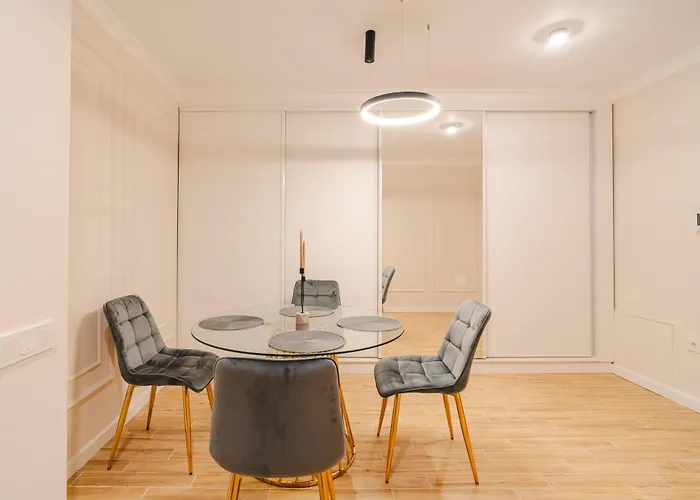 Chic Modern - Work-friendly & Comfortable Apartmán