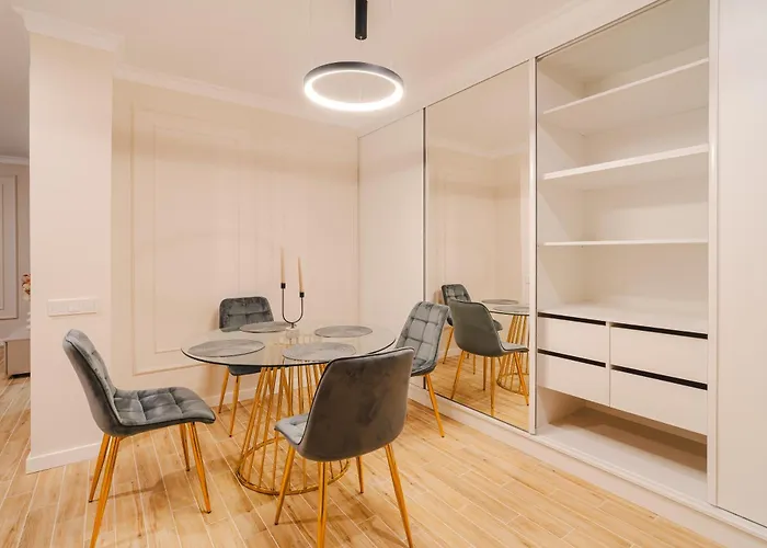 Chic Modern - Work-friendly & Comfortable * Клуж-Напока