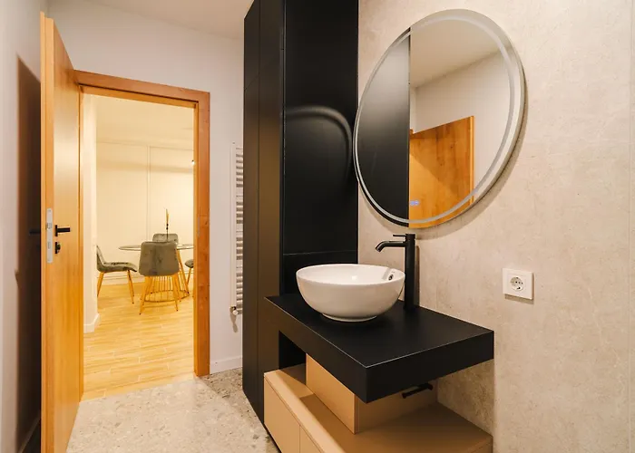 Apartment Chic Modern - Work-friendly & Comfortable