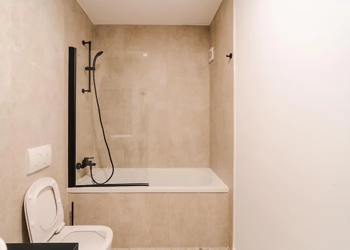 Chic Modern - Work-friendly & Comfortable *