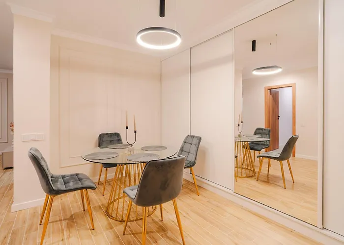 Apartment Chic Modern - Work-friendly & Comfortable *