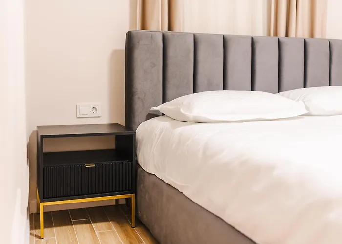 Chic Modern - Work-friendly & Comfortable